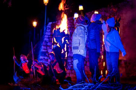Kamnik navdušen nad predstavo Miklavž, trije otroci in ogenj Parkeljnov (14)